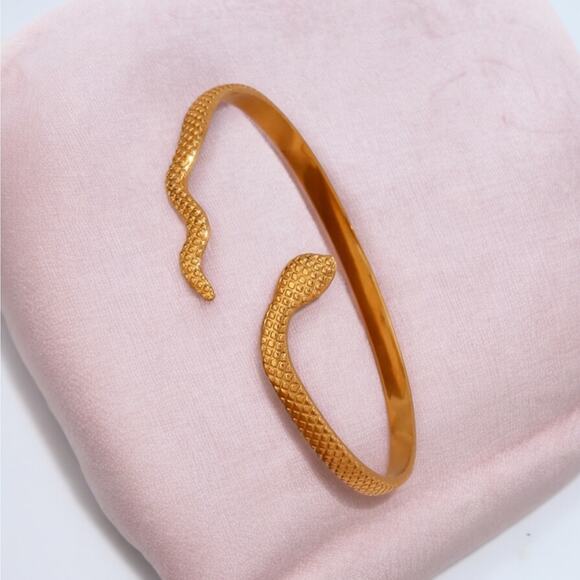 NEW 18K yellow gold plated snake checkered bracelet bangle jewelry B29A - Picture 6 of 8